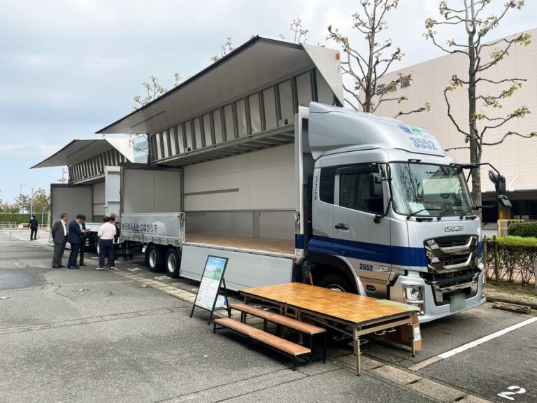 「第1回九州次世代物流展」に出展しました - 写真1